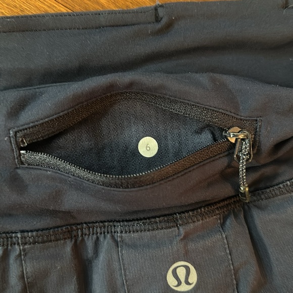 RARE Lululemon Pace Setter Skirt Inkwell Wagon Stripe Navy Blue Size 6 - Picture 3 of 3